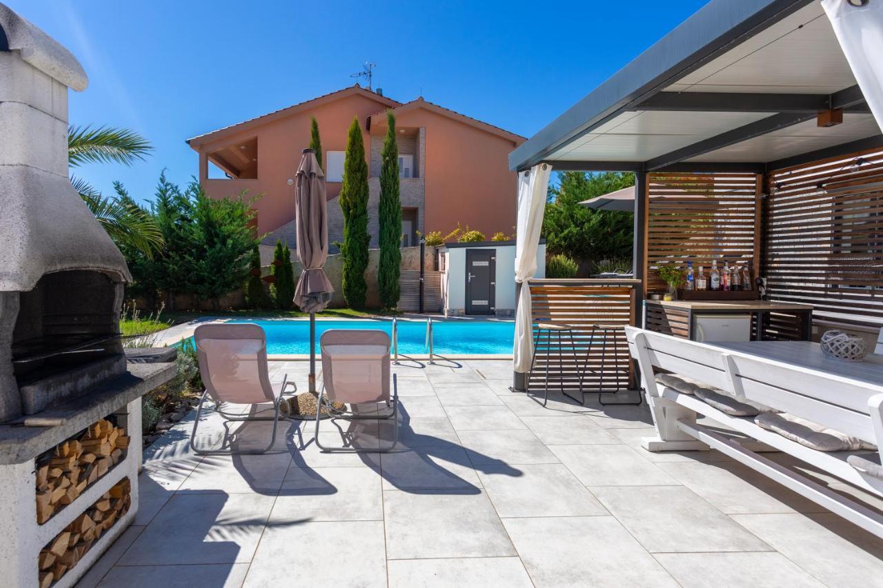 Sun & Sea Villa Kornić Eksteriør bilde